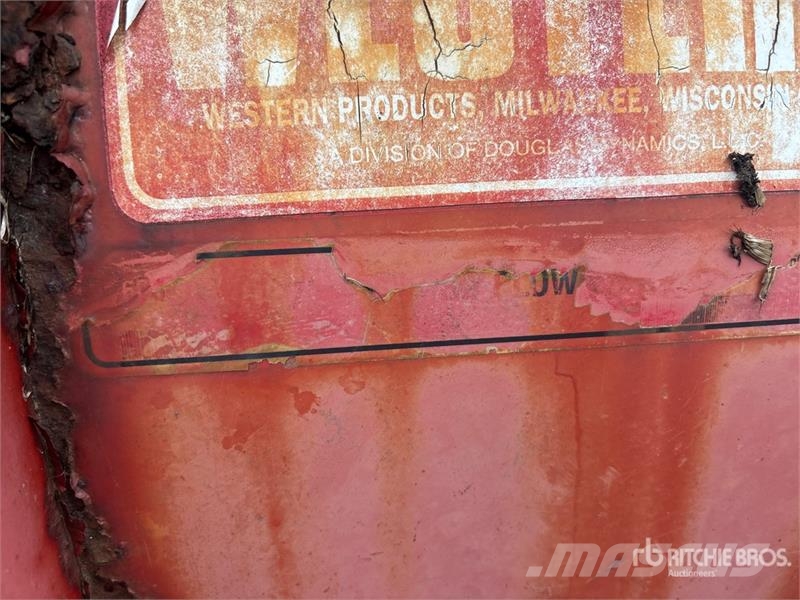 Western Snow Plow حراثات ونصول الجليد
