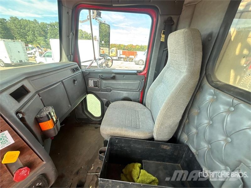 Western Star 130B Knuckle Boom on Western Star 4900SA 8x6 Grapp Grabilice