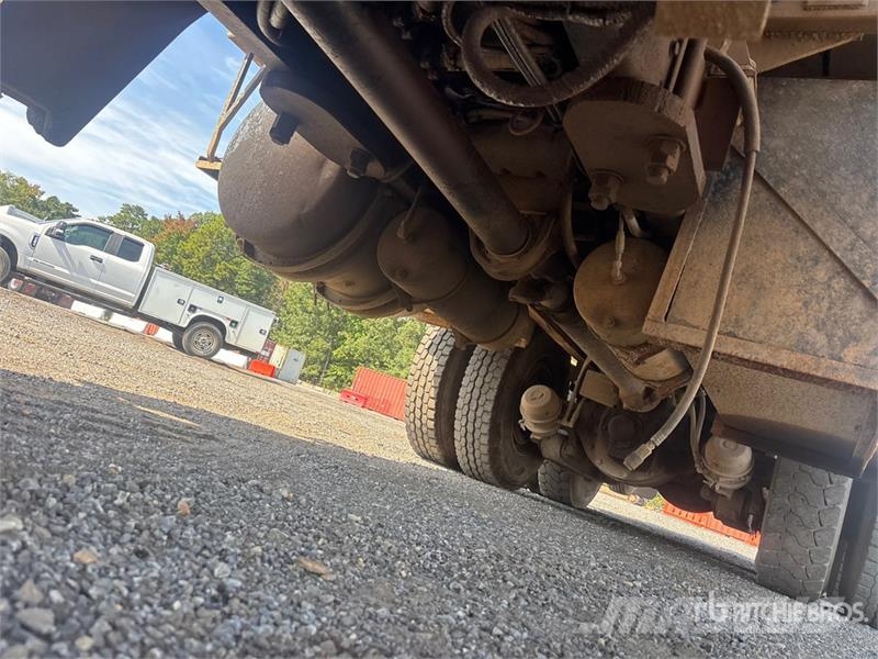 Western Star 130B Knuckle Boom on Western Star 4900SA 8x6 Grapp Grabilice