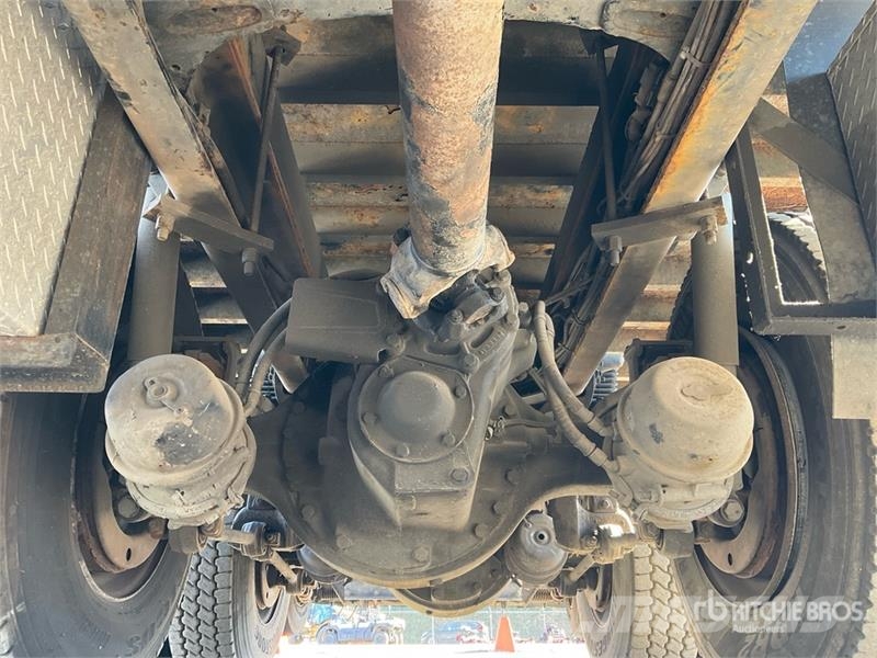 Western Star 24562 5000 lb Straight Boom on Western Star 4700SB Camion plateau ridelle avec grue