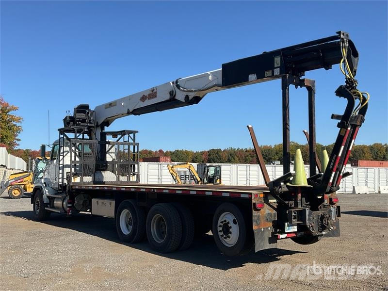 Western Star 24562 5000 lb Straight Boom on Western Star 4700SB Camion plateau ridelle avec grue