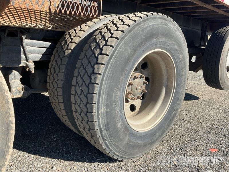 Western Star 24562 5000 lb Straight Boom on Western Star 4700SB Smagās mašīnas ar celtni