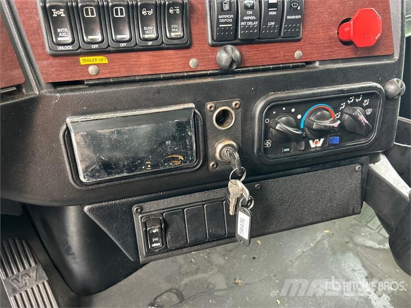 Western Star 4900 Autotransporter