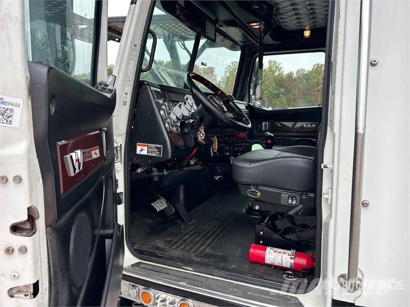 Western Star 4900 Autotransporter