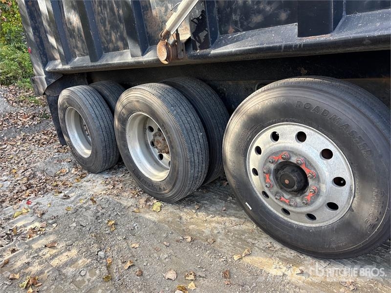Western Star 4900 8x4 Tri/A Dump Truck Kipper