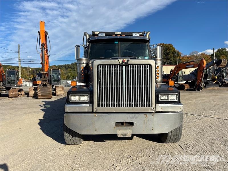 Western Star 4900 8x4 Tri/A Dump Truck Kipper