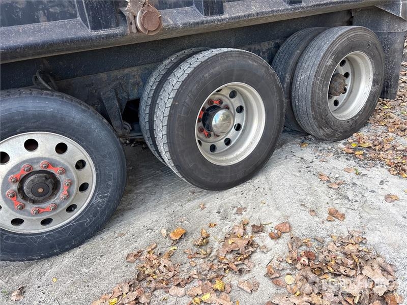 Western Star 4900 8x4 Tri/A Dump Truck Kipper