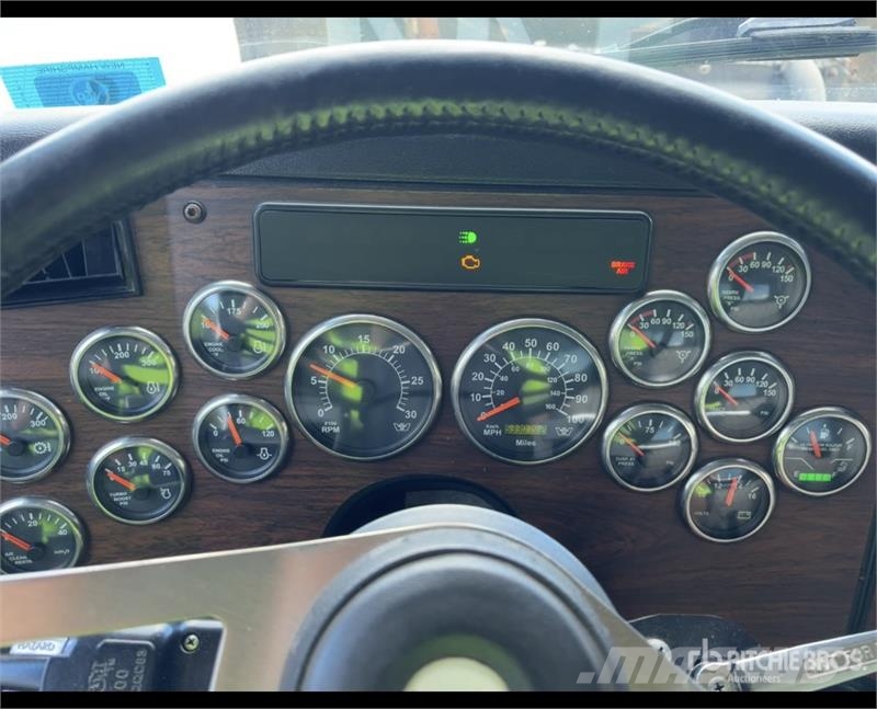 Western Star 4900 8x4 Tri/A Dump Truck Kipper