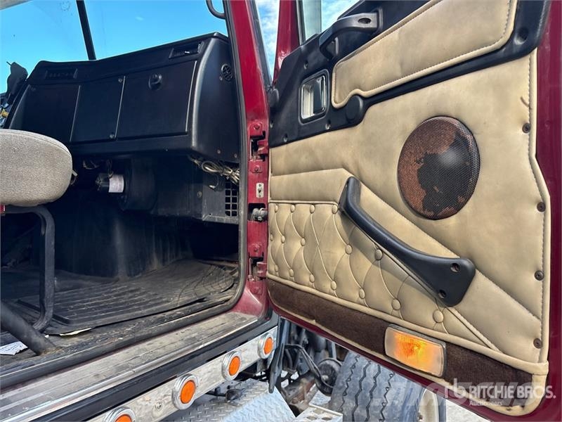 Western Star 4900 8x4 Tri/A Dump Truck Kipper