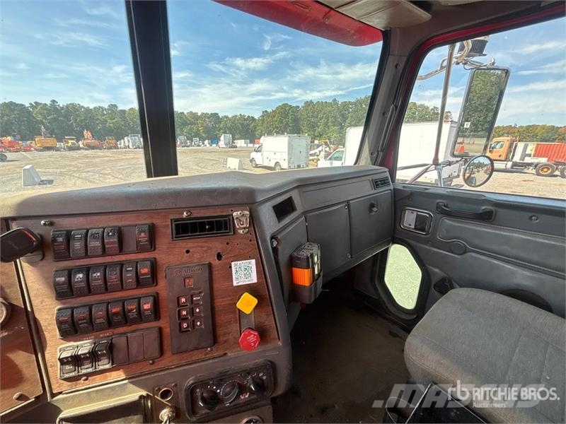 Western Star 4900 8x6 Grapple Truck 兩爪吊夾