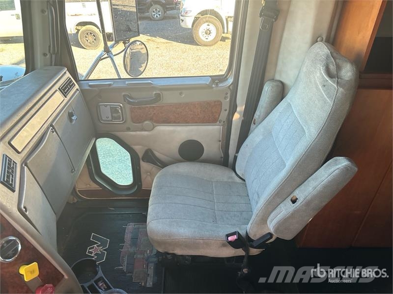 Western Star 4900FA Truck Tractor Units