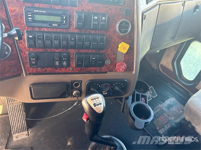 Western Star 4900FA Truck Tractor Units