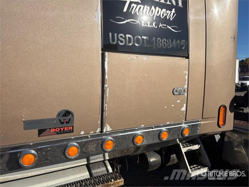 Western Star 4900FA Truck Tractor Units