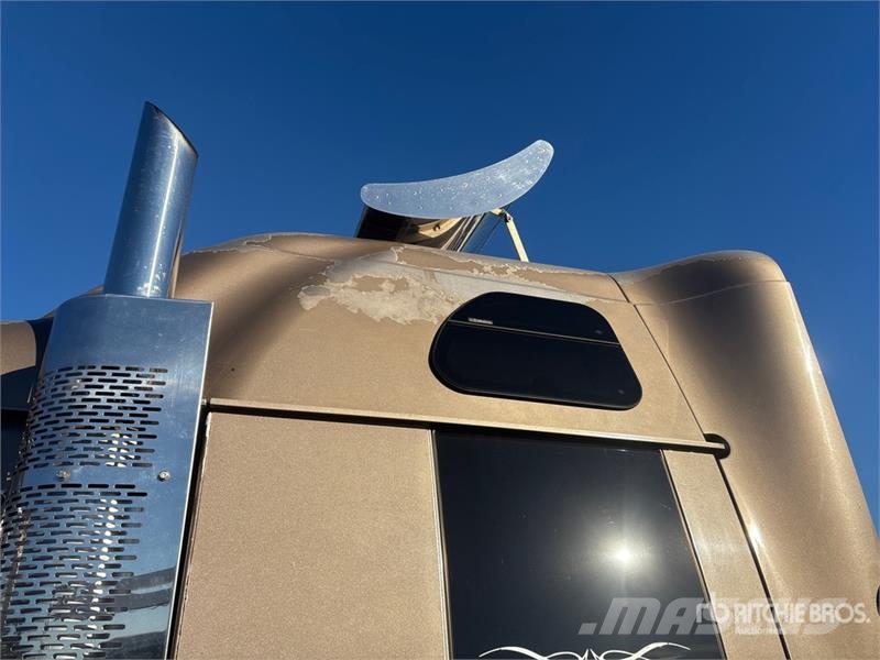 Western Star 4900FA Truck Tractor Units
