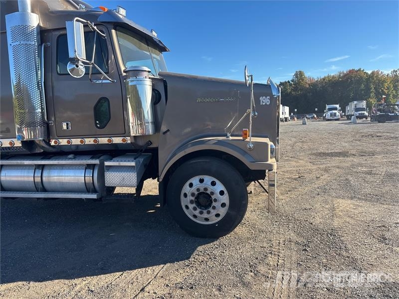Western Star 4900FA Truck Tractor Units