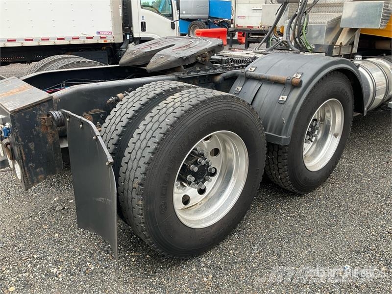 Western Star 4900SA 6x4 T/A Day Cab Truck Tractor Vilcēji