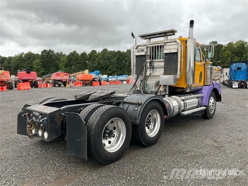 Western Star 4900SA 6x4 T/A Day Cab Truck Tractor Vilcēji