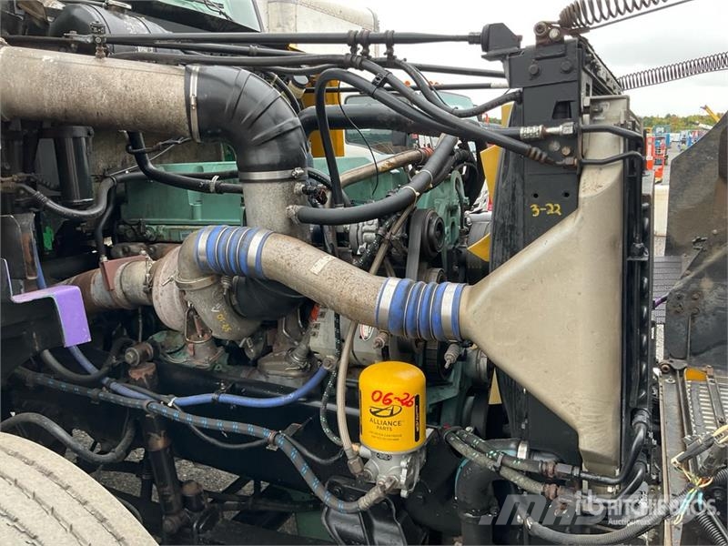Western Star 4900SA 6x4 T/A Day Cab Truck Tractor Vilcēji