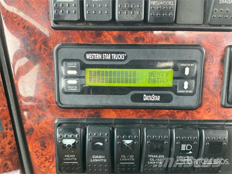 Western Star 4900SA 6x4 T/A Day Cab Truck Tractor Vilcēji