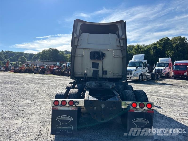 Western Star 5700 6x4 T/A Sleeper Truck Tractor Vlačilci
