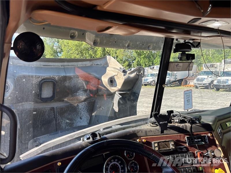 Western Star 5700 6x4 T/A Sleeper Truck Tractor Vlačilci