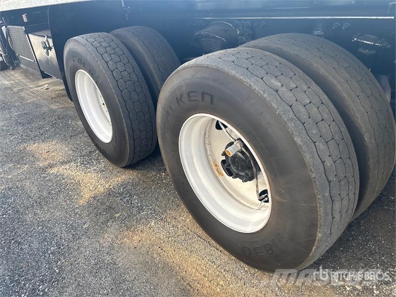 Western Star F390SE 8250 lb Knuckle Boom on Western Star 4700SB クレーントラック、ユニック車