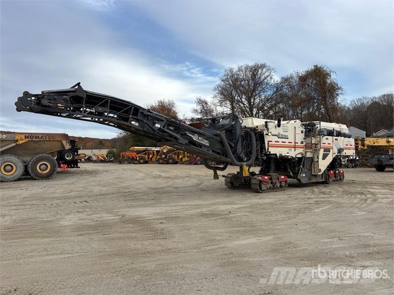 Wirtgen W2100 Fresa a freddo per asfalto