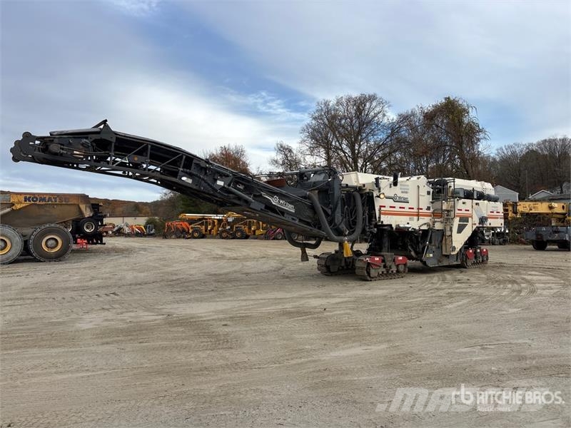 Wirtgen W2100 Fresa a freddo per asfalto