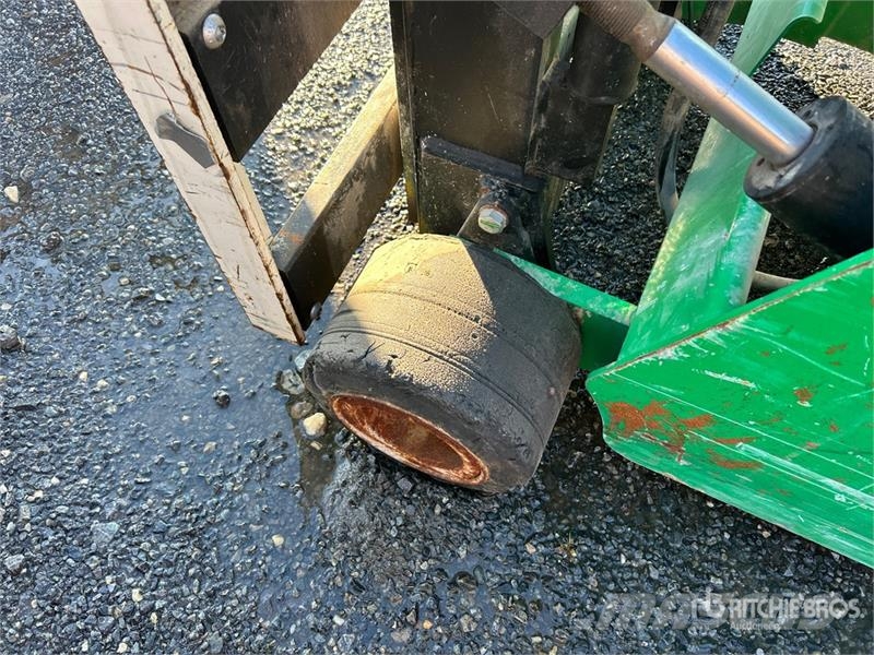 Yale 4000 lb Electric Forklift Elmotviktstruckar