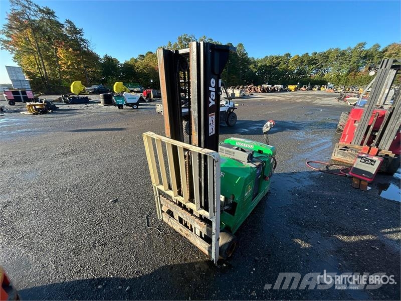 Yale 4000 lb Electric Forklift Elmotviktstruckar