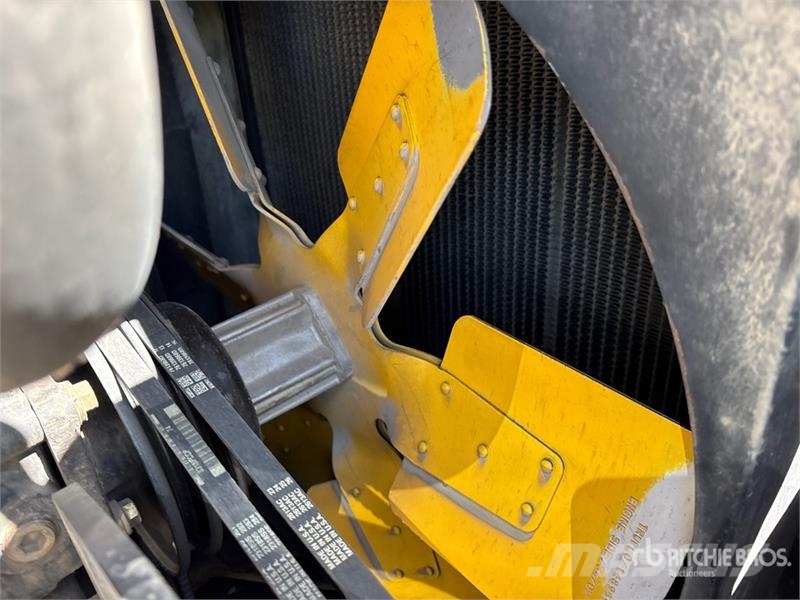 Yale GP250DBEPDV143 22900 lb Pneumatic Tire Forklift 그 외 지게차