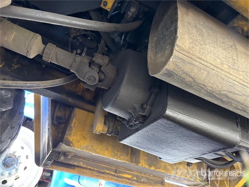 Yale GP250DBEPDV143 22900 lb Pneumatic Tire Forklift 그 외 지게차