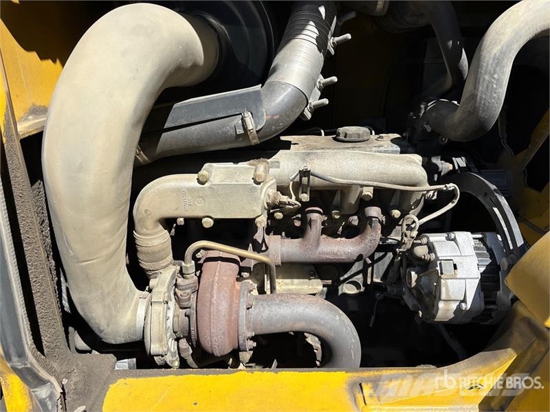 Yale GP250DBEPDV143 22900 lb Pneumatic Tire Forklift 그 외 지게차