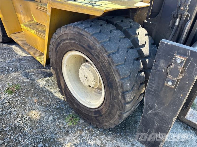 Yale GP250DBEPDV143 22900 lb Pneumatic Tire Forklift 그 외 지게차