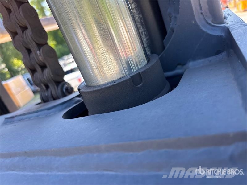 Yale GP250DBEPDV143 22900 lb Pneumatic Tire Forklift 그 외 지게차