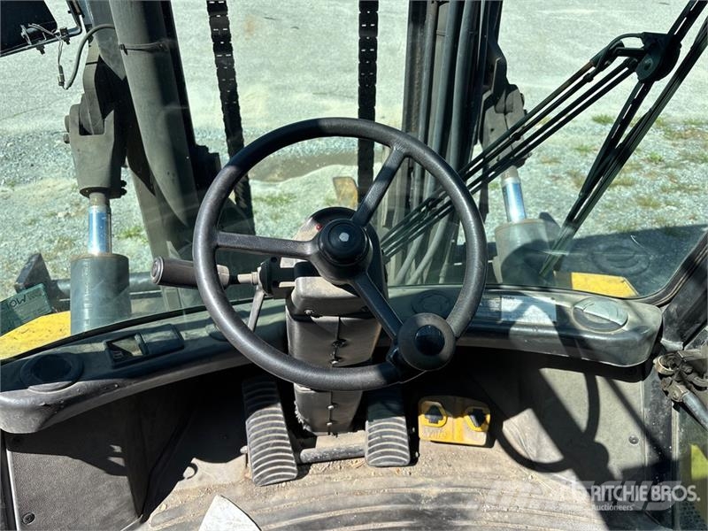Yale GP250DBEPDV143 22900 lb Pneumatic Tire Forklift 그 외 지게차