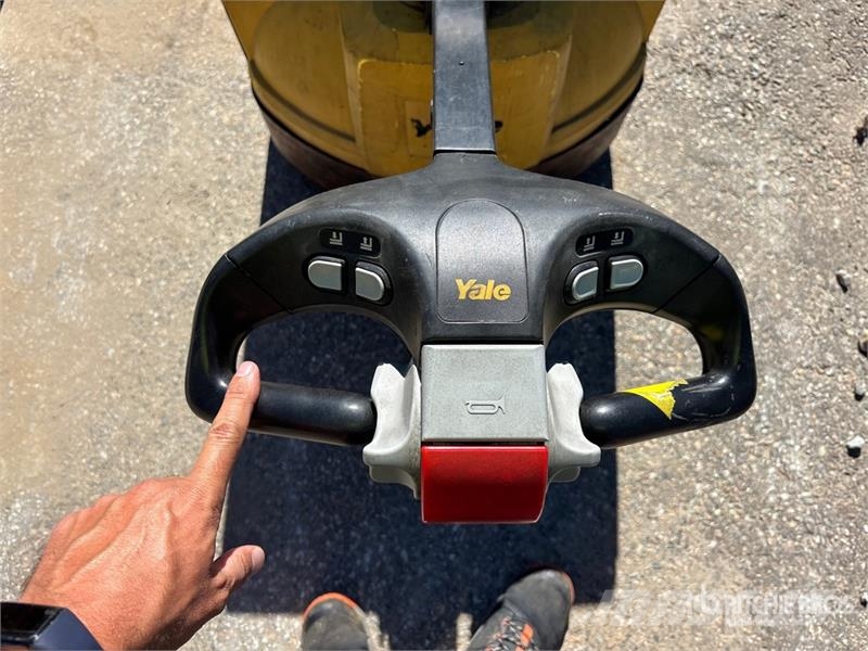 Yale MPB045 4510 lb Electric Pallet Jack Kézi raklapemelő
