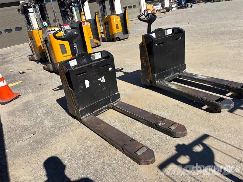 Yale MPB045 4510 lb Electric Pallet Jack Kézi raklapemelő