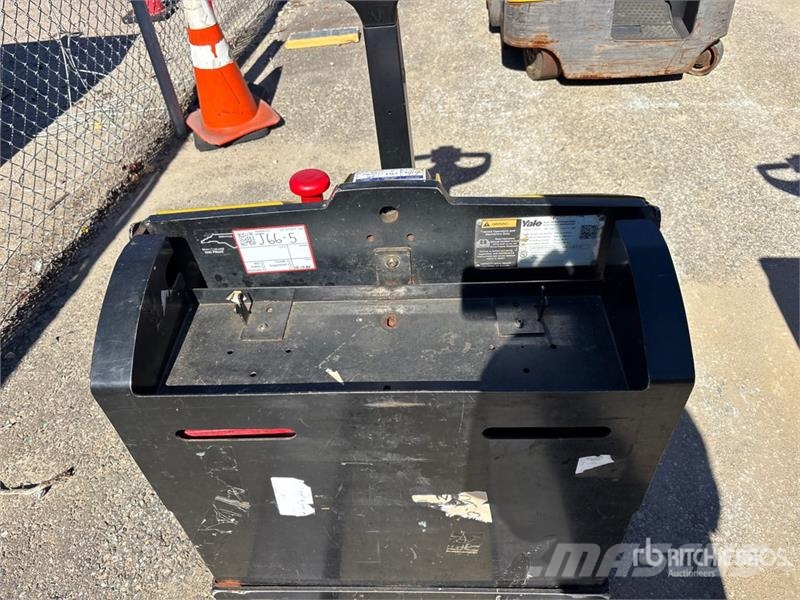 Yale MPB045 4510 lb Electric Pallet Jack Kézi raklapemelő
