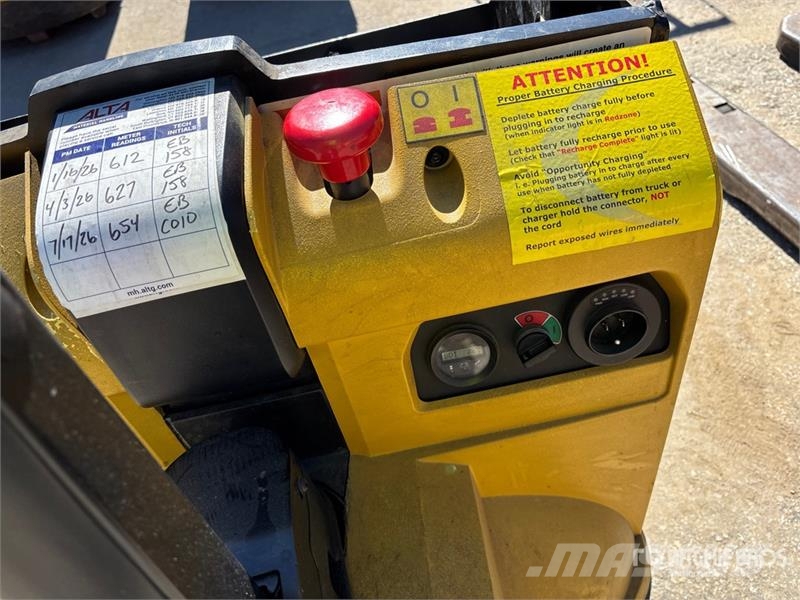Yale MPB045 4510 lb Electric Pallet Jack Kézi raklapemelő