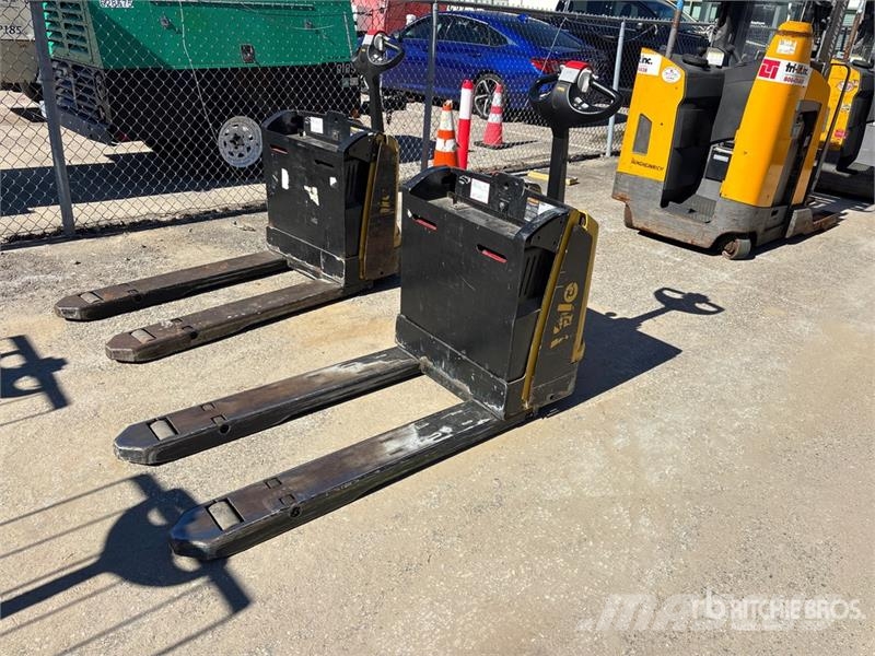 Yale MPB045 4510 lb Electric Pallet Jack Kézi raklapemelő