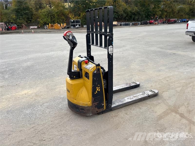 Yale MPB045VG 4510 lb Electric Pallet Jack Hand pallet truck