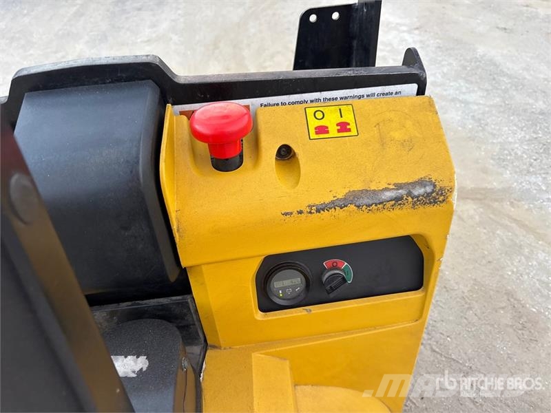 Yale MPB045VG 4510 lb Electric Pallet Jack Hand pallet truck