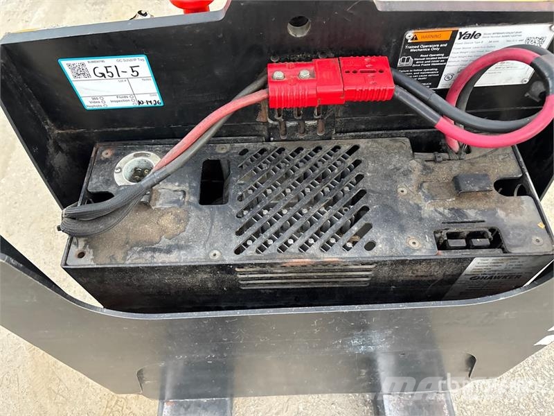Yale MPB045VG 4510 lb Electric Pallet Jack Hand pallet truck