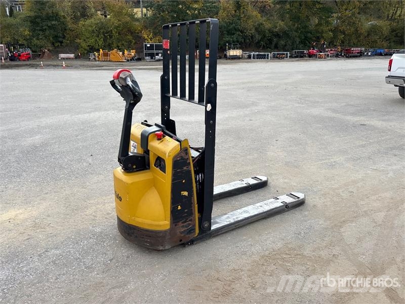 Yale MPB045VG 4510 lb Electric Pallet Jack Hand pallet truck
