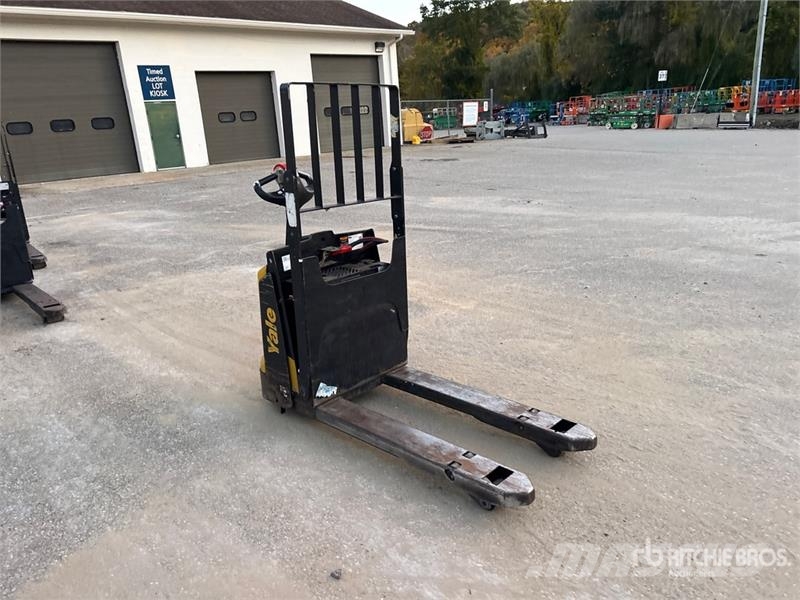 Yale MPB045VG 4510 lb Electric Pallet Jack Hand pallet truck