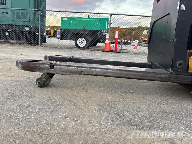 Yale MPB045VG 4510 lb Electric Pallet Jack Hand pallet truck