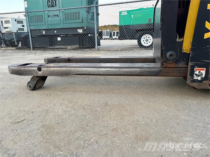Yale MPB045VG 4510 lb Electric Pallet Jack Hand pallet truck