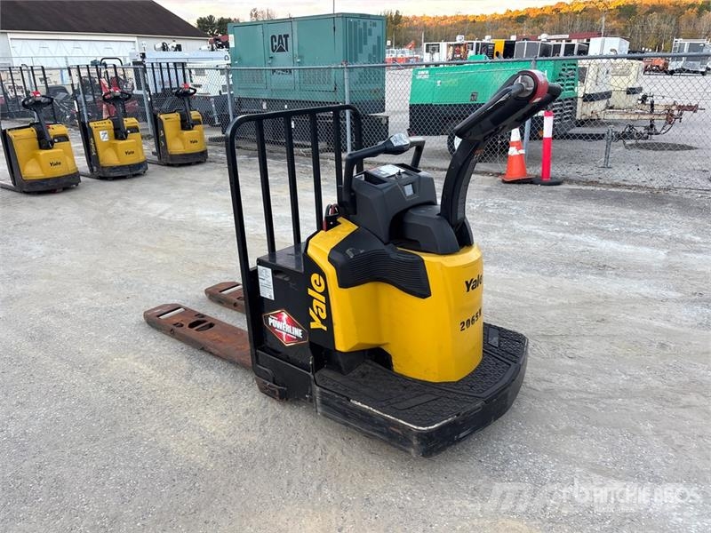 Yale MPE080VH 8000 lb Electric Pallet Jack Løftevogne
