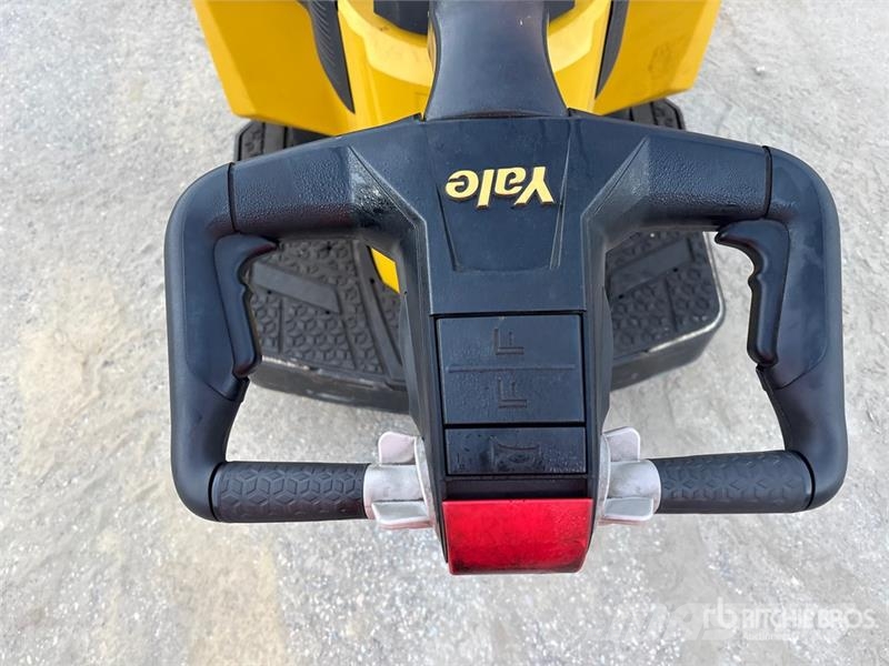 Yale MPE080VH 8000 lb Electric Pallet Jack Løftevogne